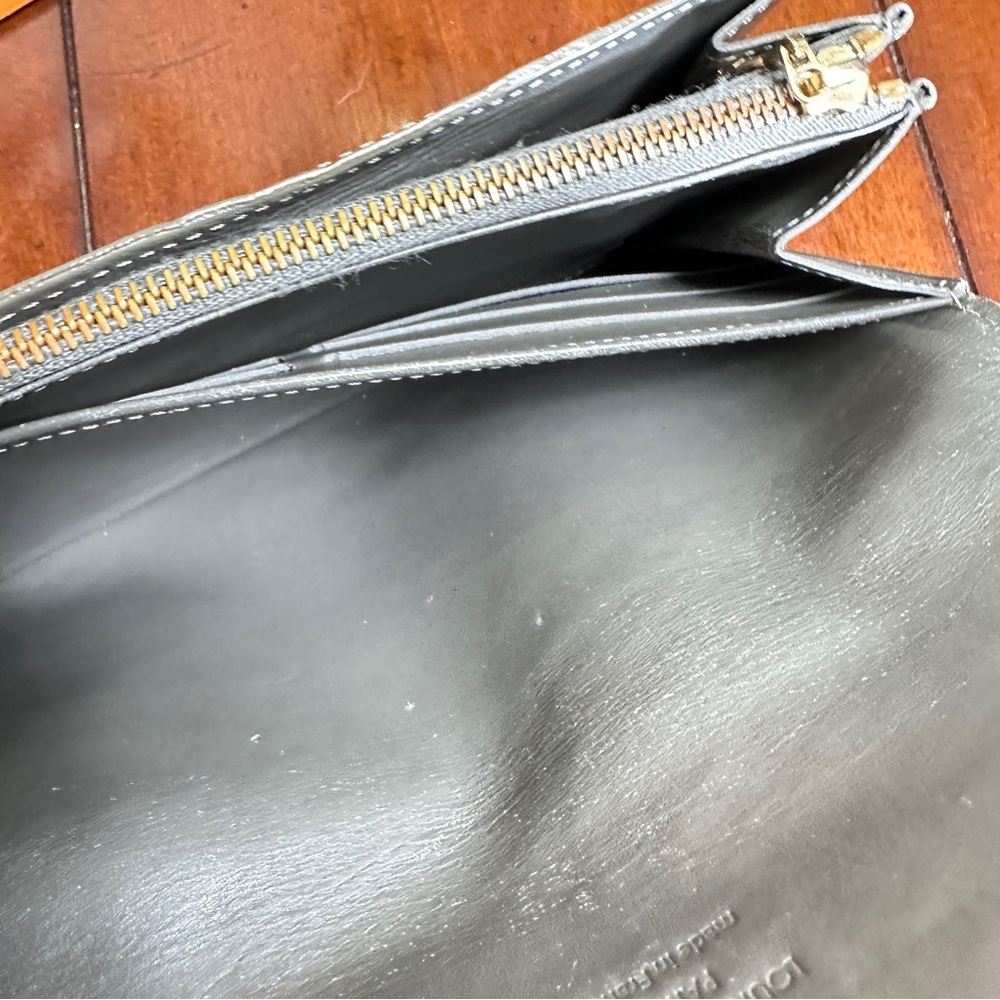 AUTHENTIC Louis Vuitton wallet. Green. - Picture 9 of 16